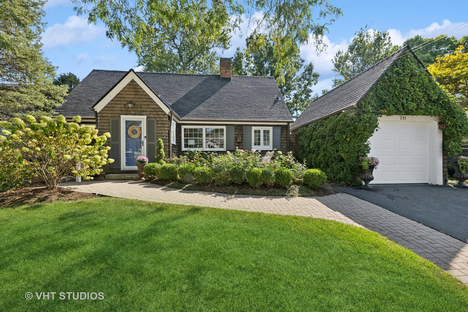 211 W Hillside Avenue
