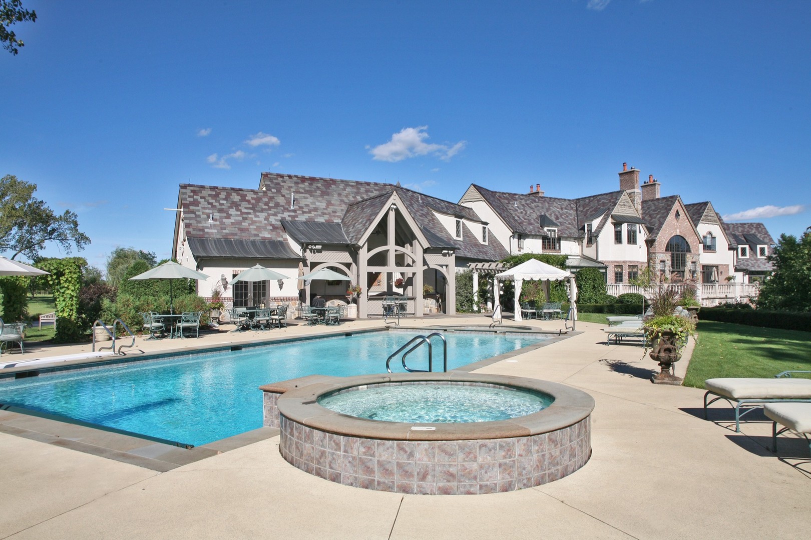 7 Fox Hunt Road