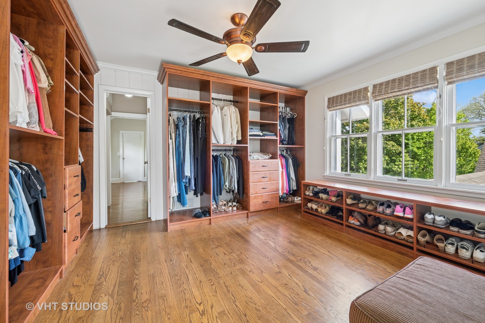209 W Lake Street