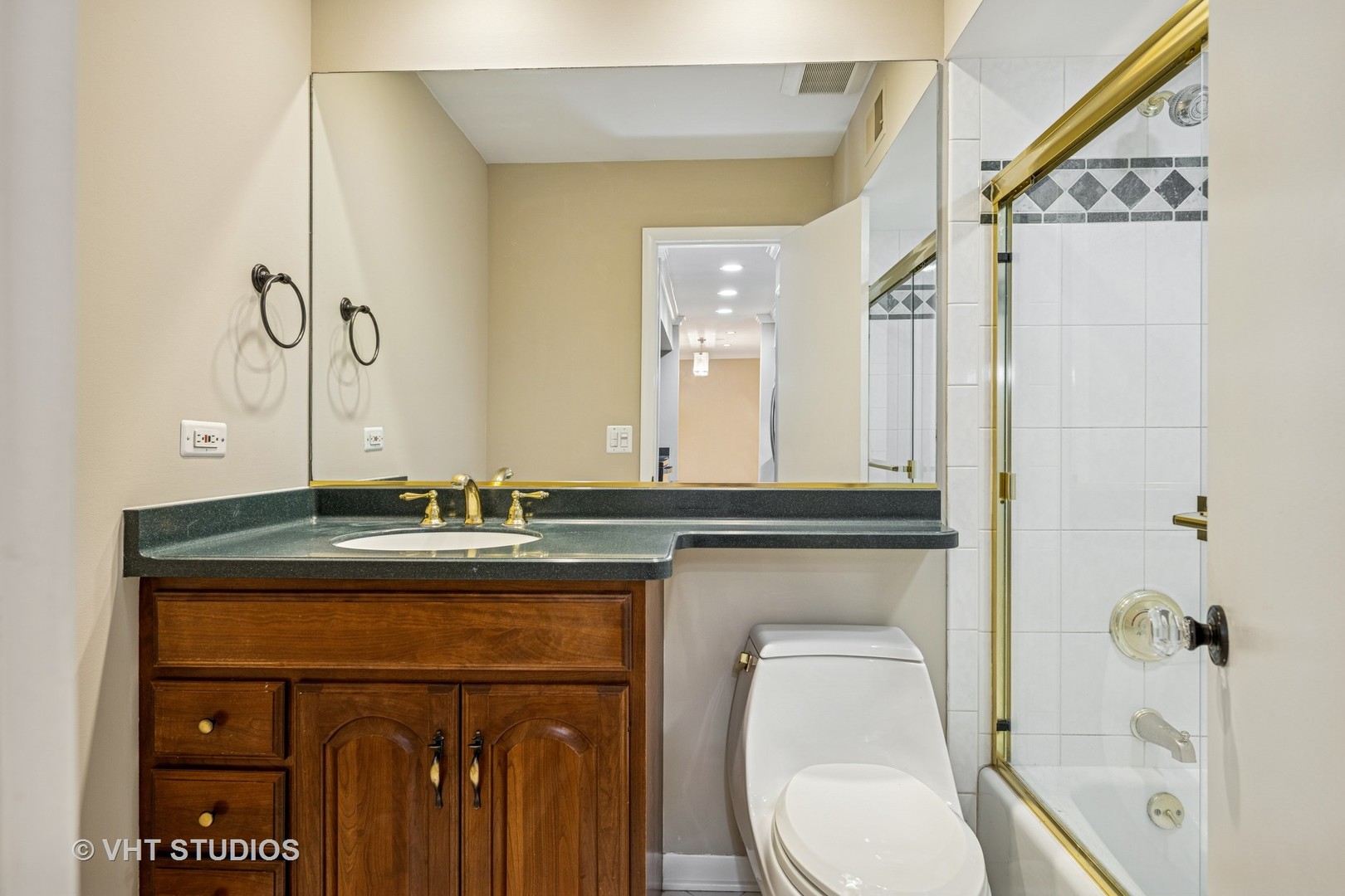 563 Shorely Drive Unit: 204