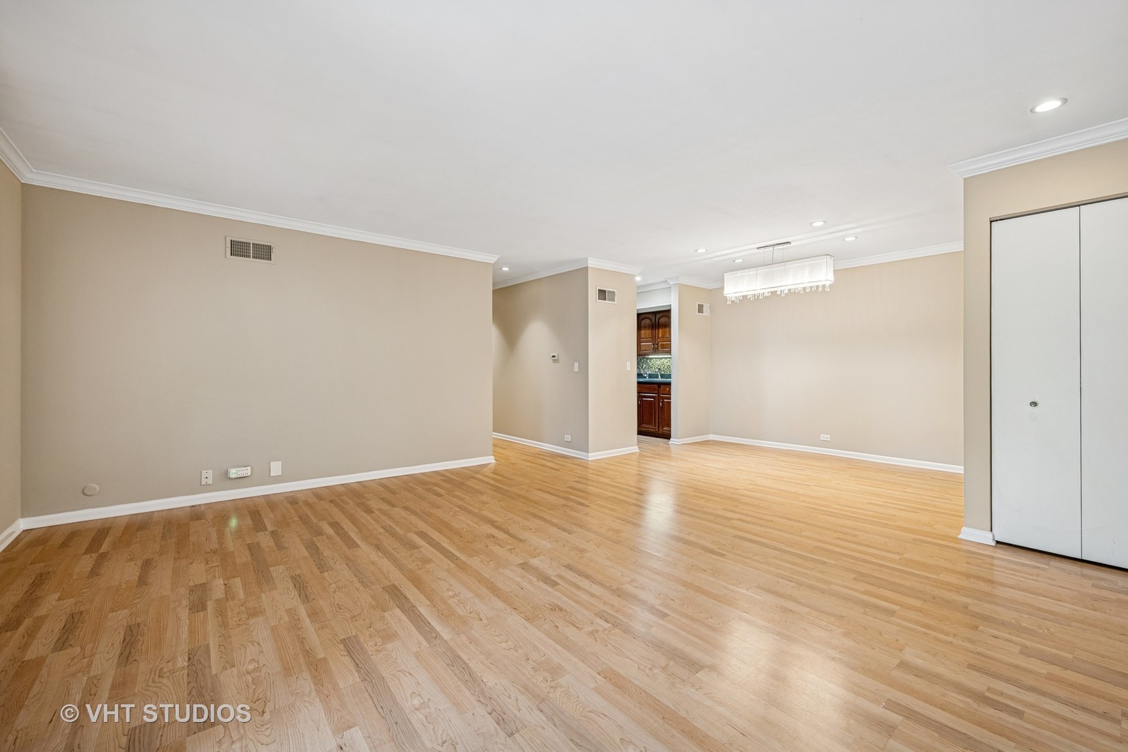 563 Shorely Drive Unit: 204