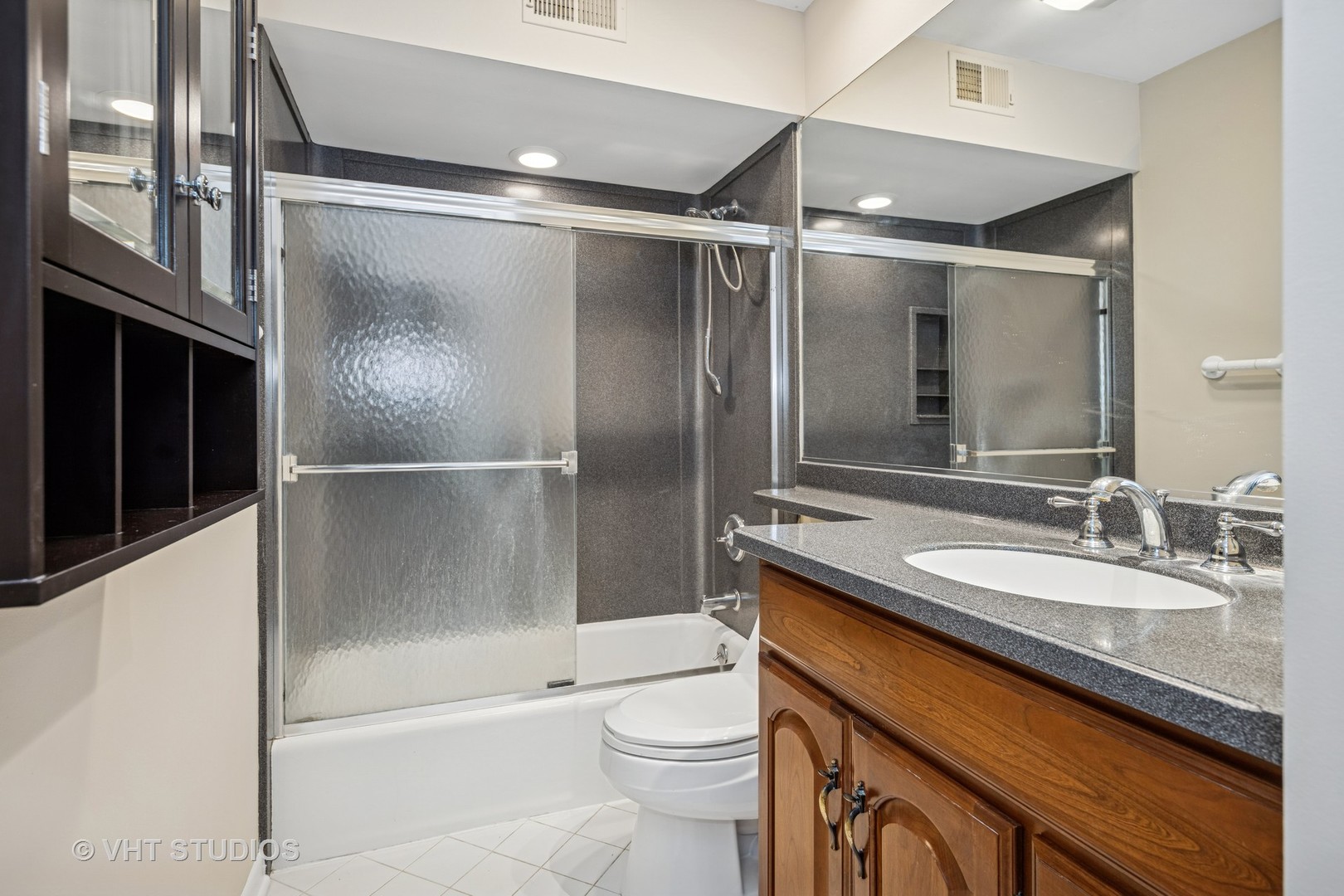 563 Shorely Drive Unit: 204