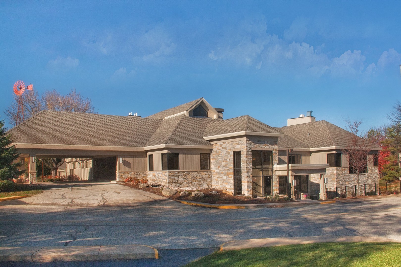 333 N Shoreline Road Unit: 320
