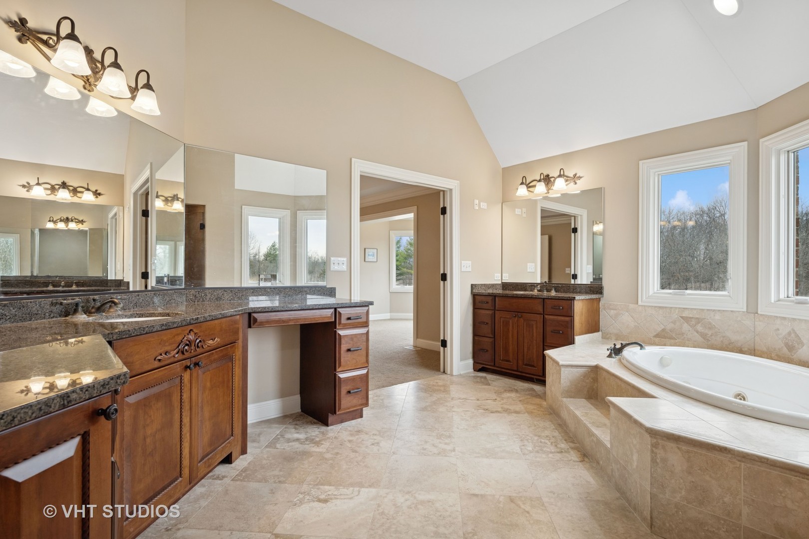 1541 W Longwood Drive