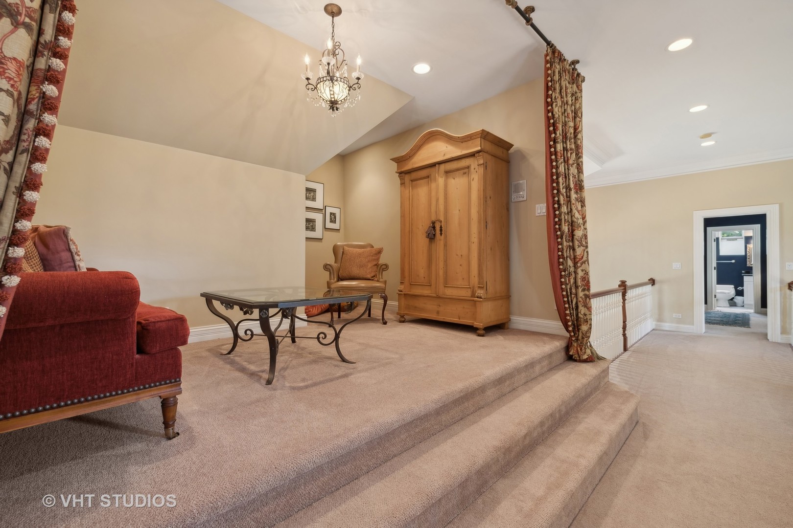 422 W County Line Road
