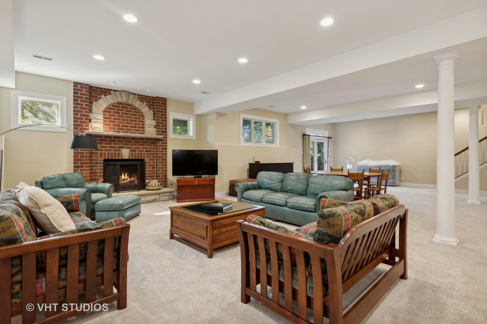 422 W County Line Road