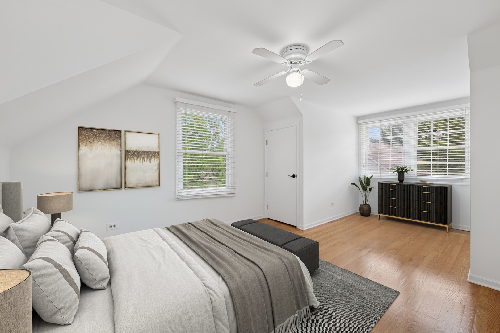 115 E Lincoln Avenue
