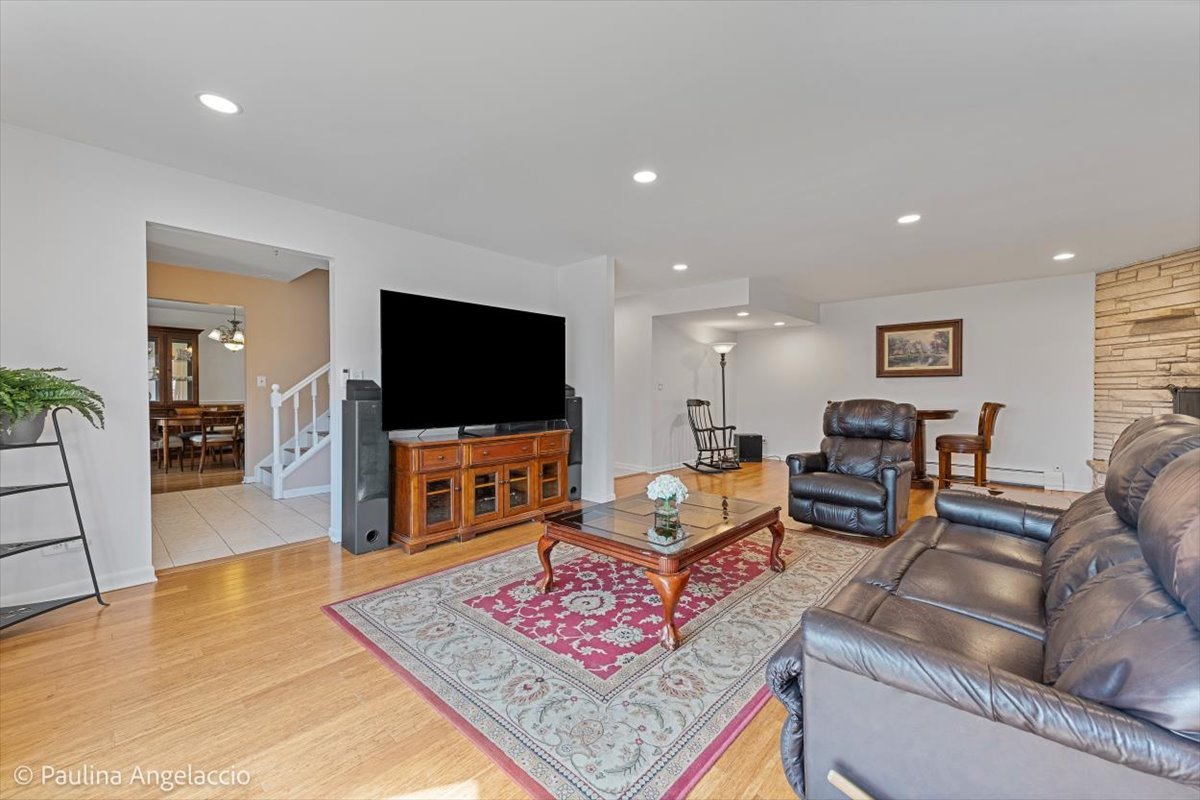 48 W Brentwood Drive