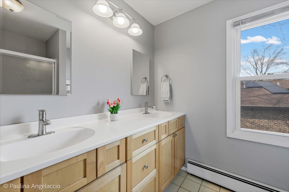 48 W Brentwood Drive