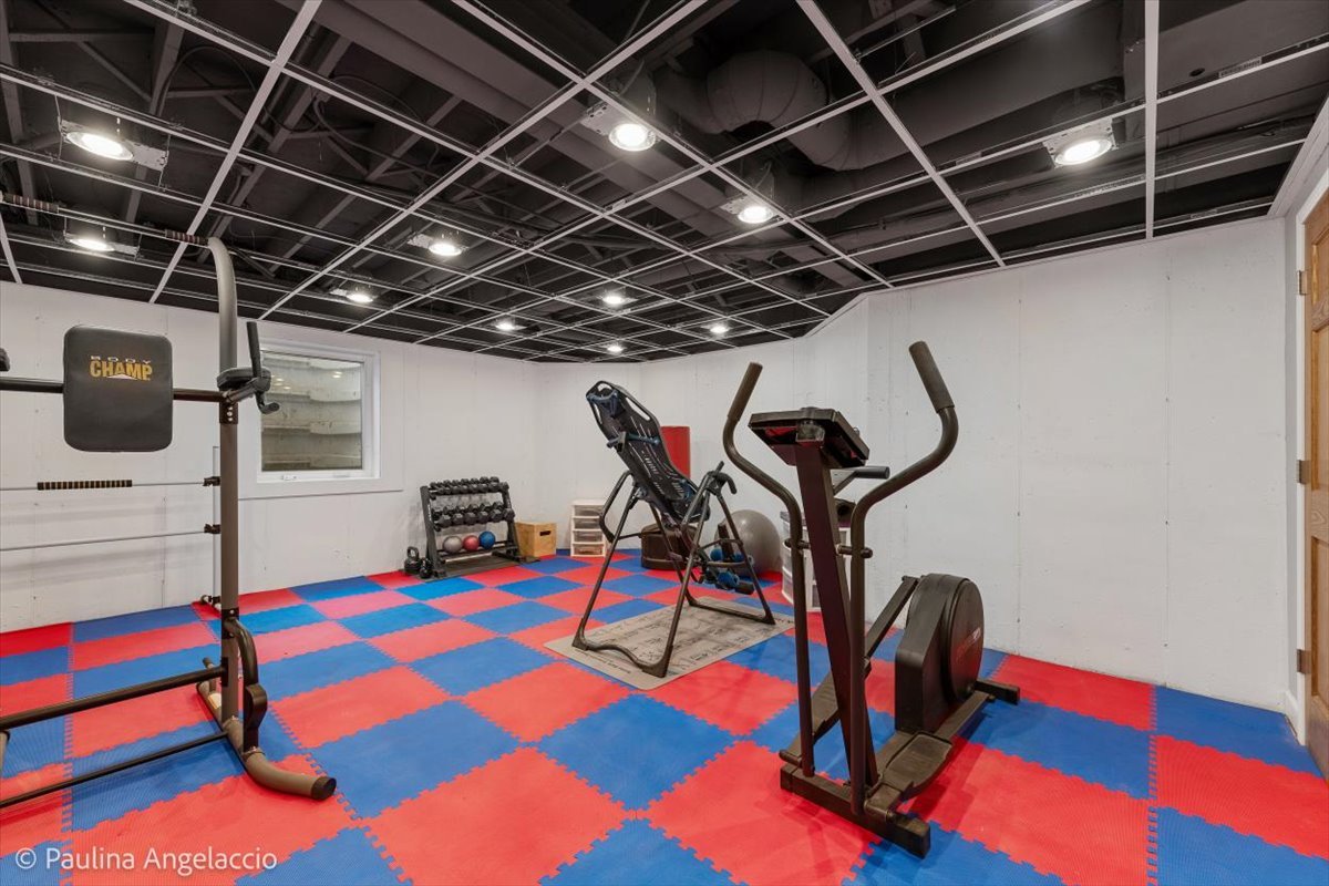 48 W Brentwood Drive