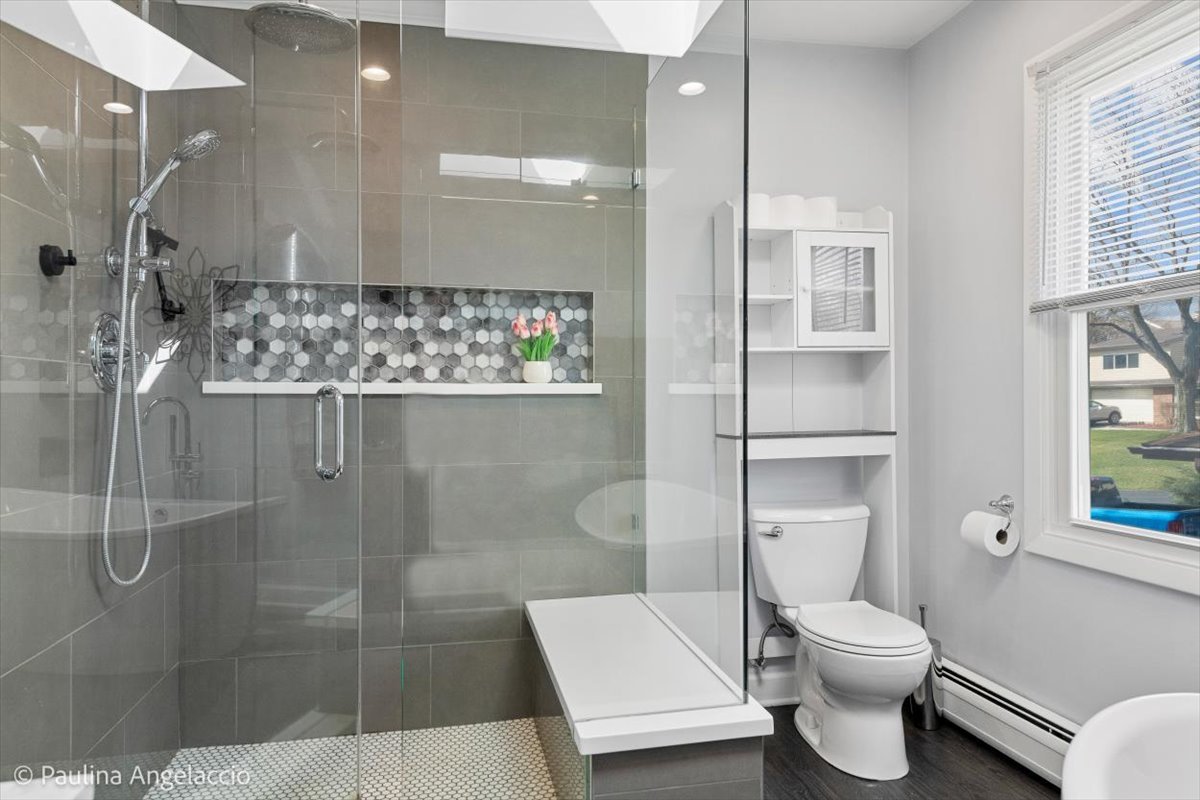 48 W Brentwood Drive