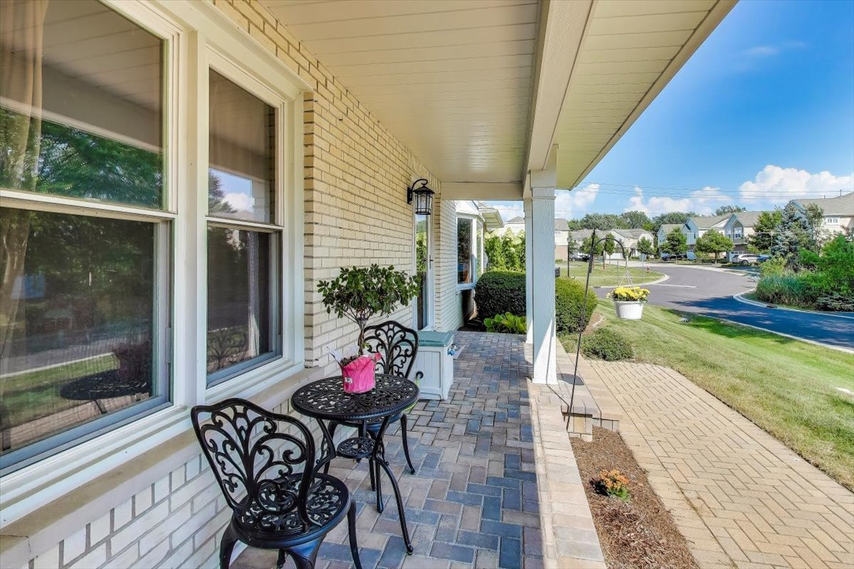 48 W Brentwood Drive