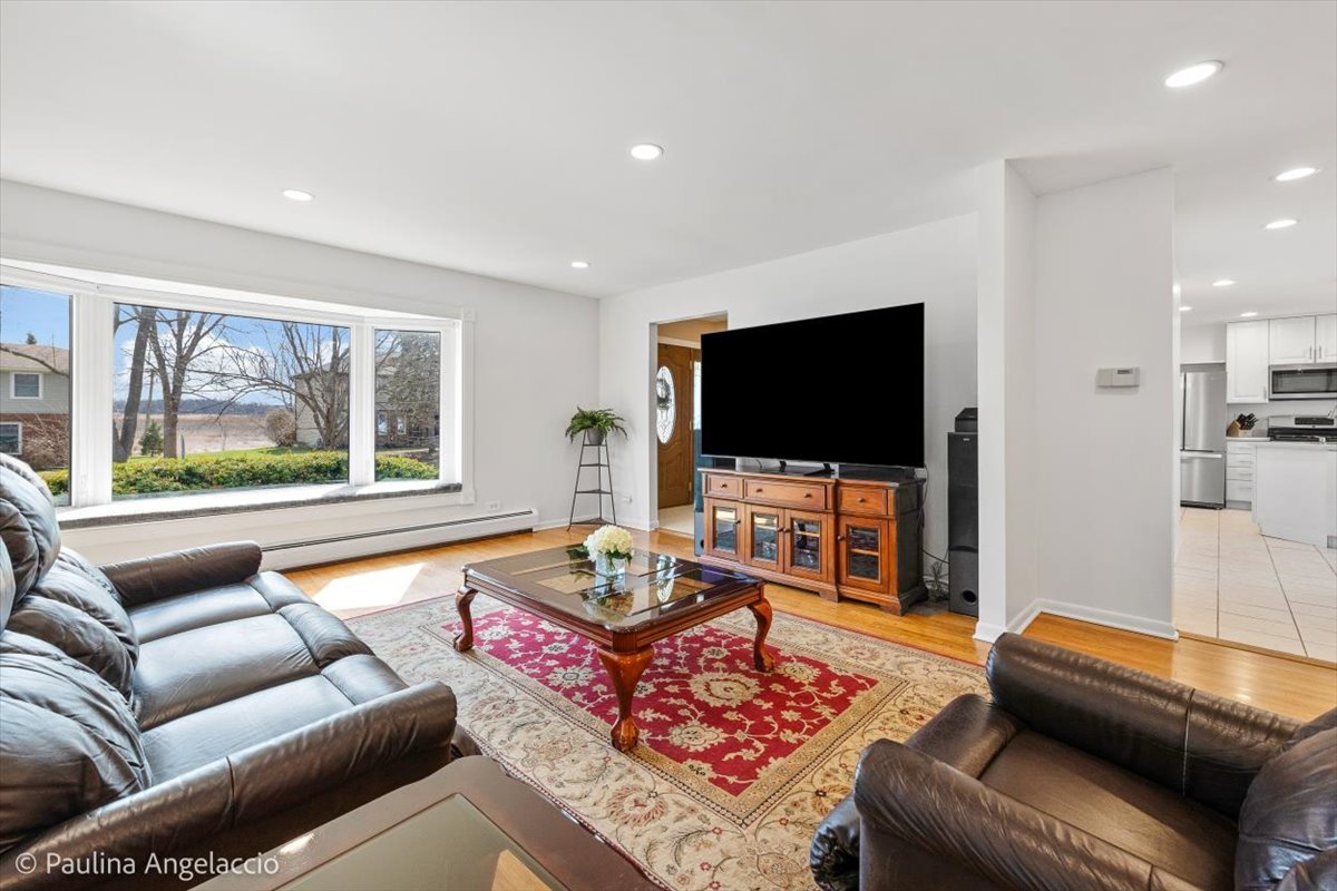 48 W Brentwood Drive