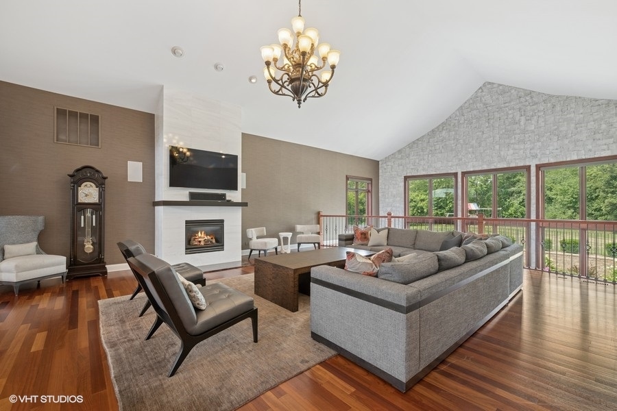 20 Terra Vita Court