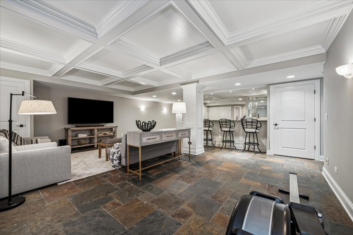 512 Stone Canyon Circle