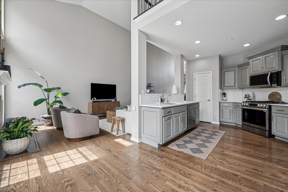 512 Stone Canyon Circle