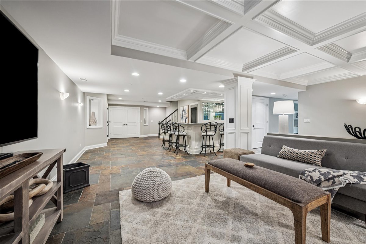 512 Stone Canyon Circle