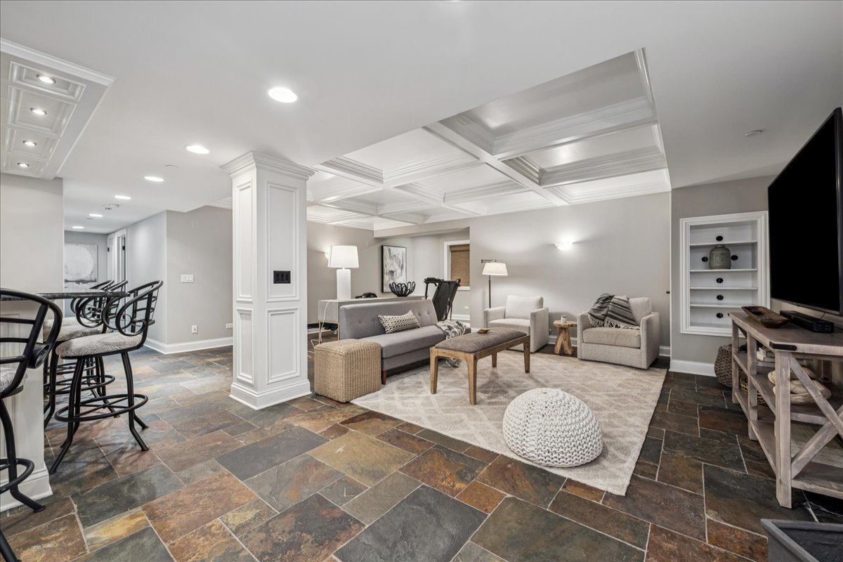 512 Stone Canyon Circle