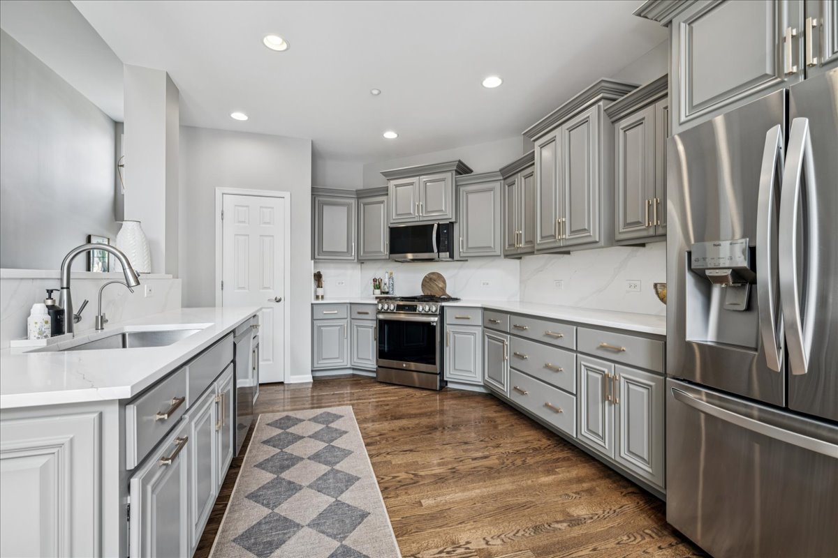 512 Stone Canyon Circle