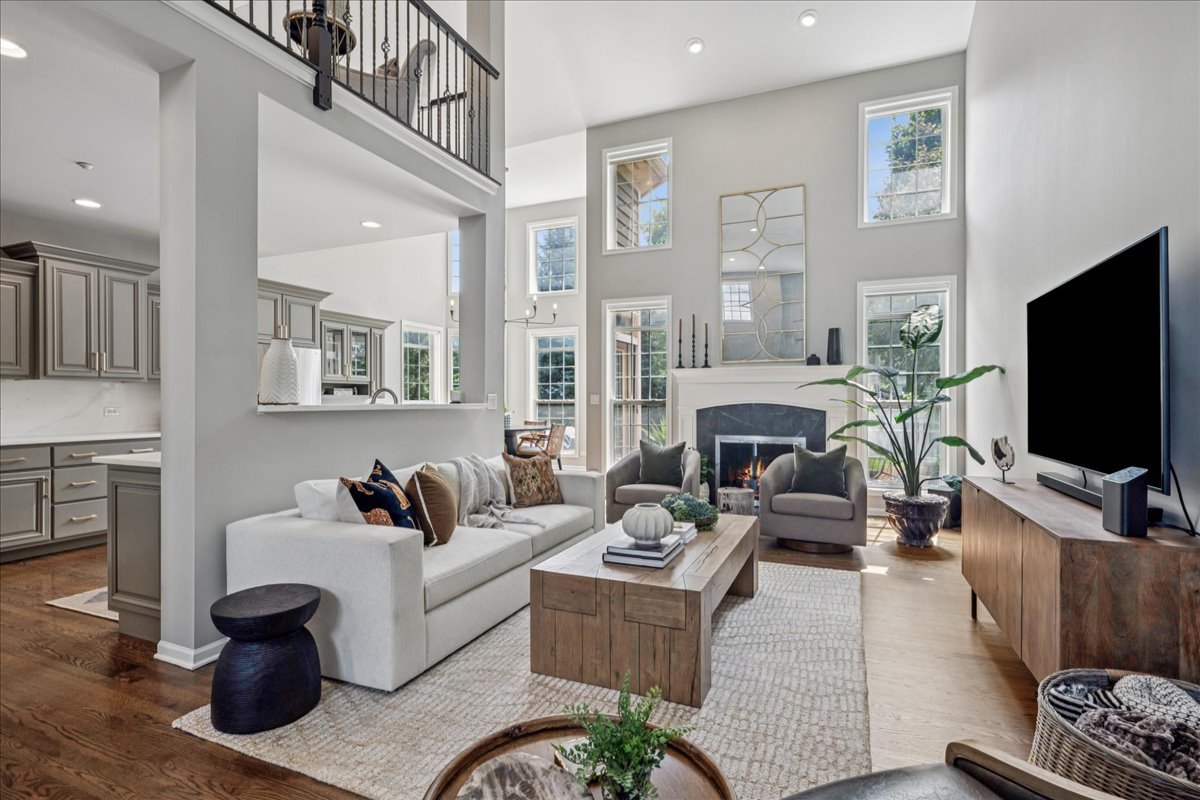 512 Stone Canyon Circle