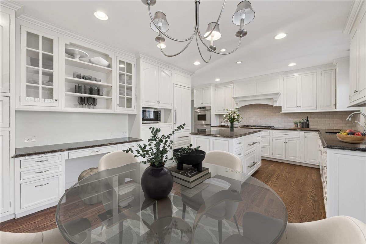 1300 Lake Shore Drive S