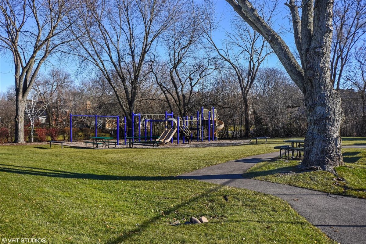 1300 Lake Shore Drive S