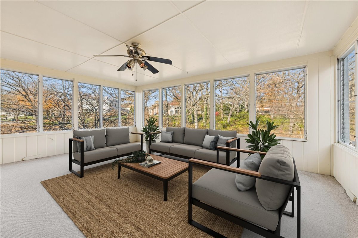 1300 Lake Shore Drive S