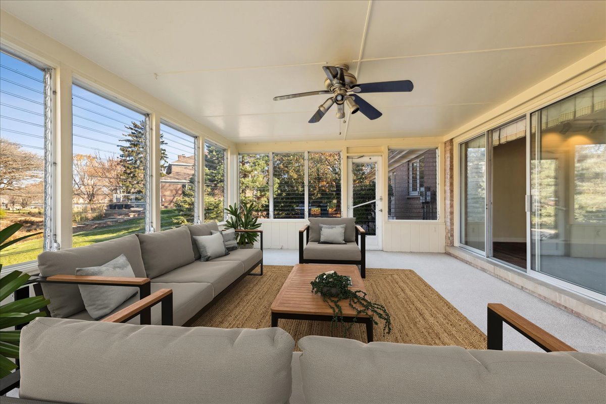 1300 Lake Shore Drive S