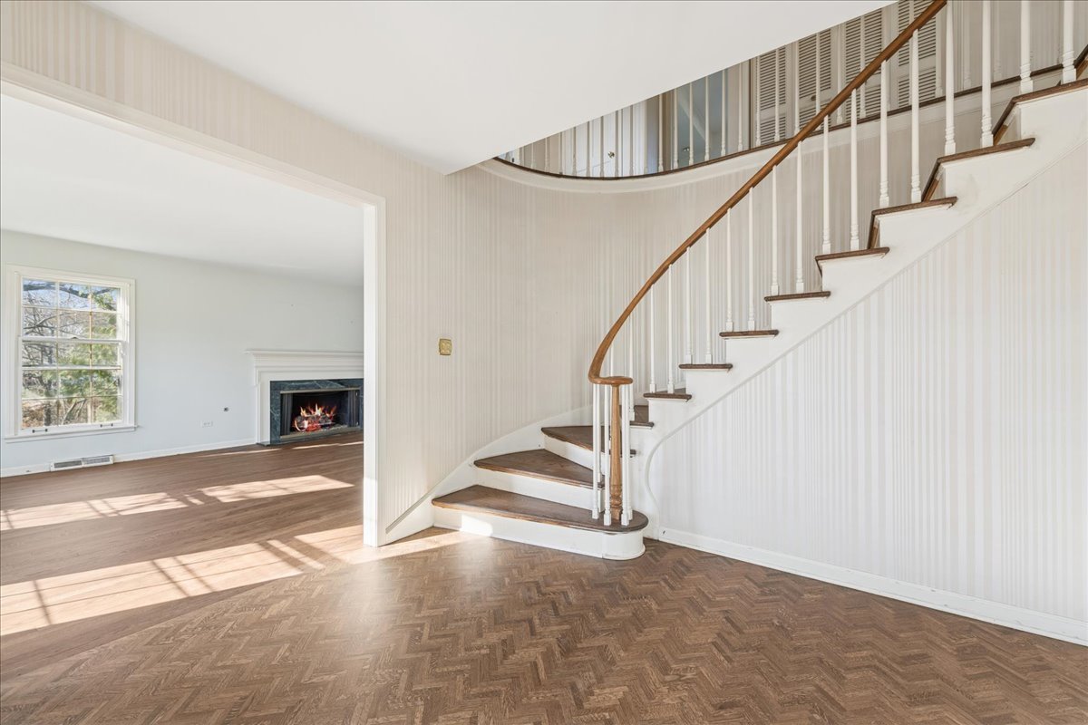 1300 Lake Shore Drive S