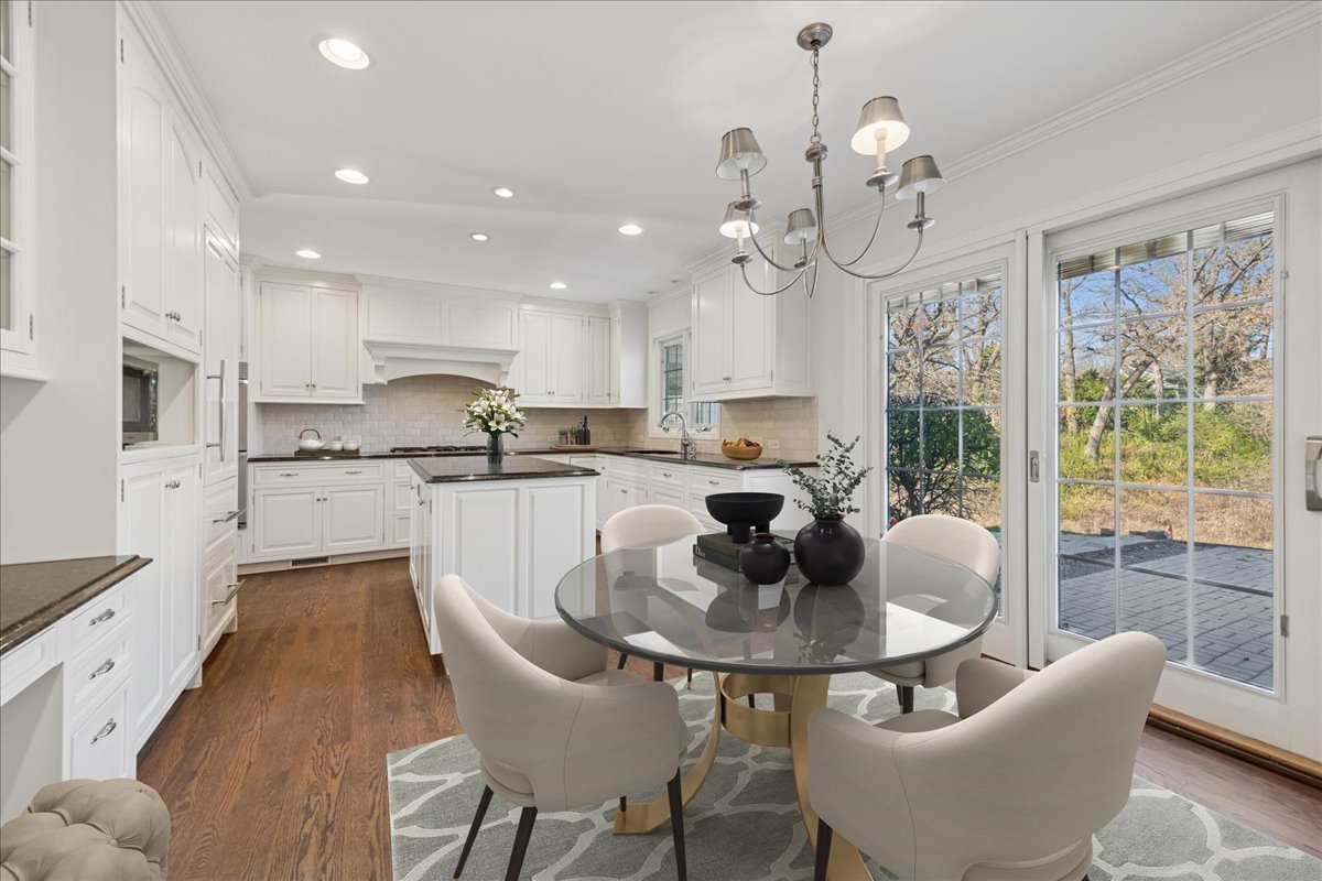 1300 Lake Shore Drive S