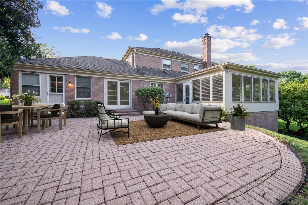 1300 Lake Shore Drive S