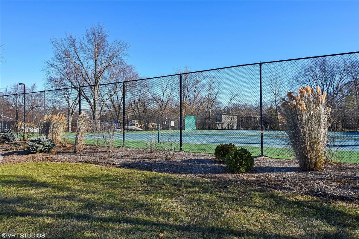 1300 Lake Shore Drive S