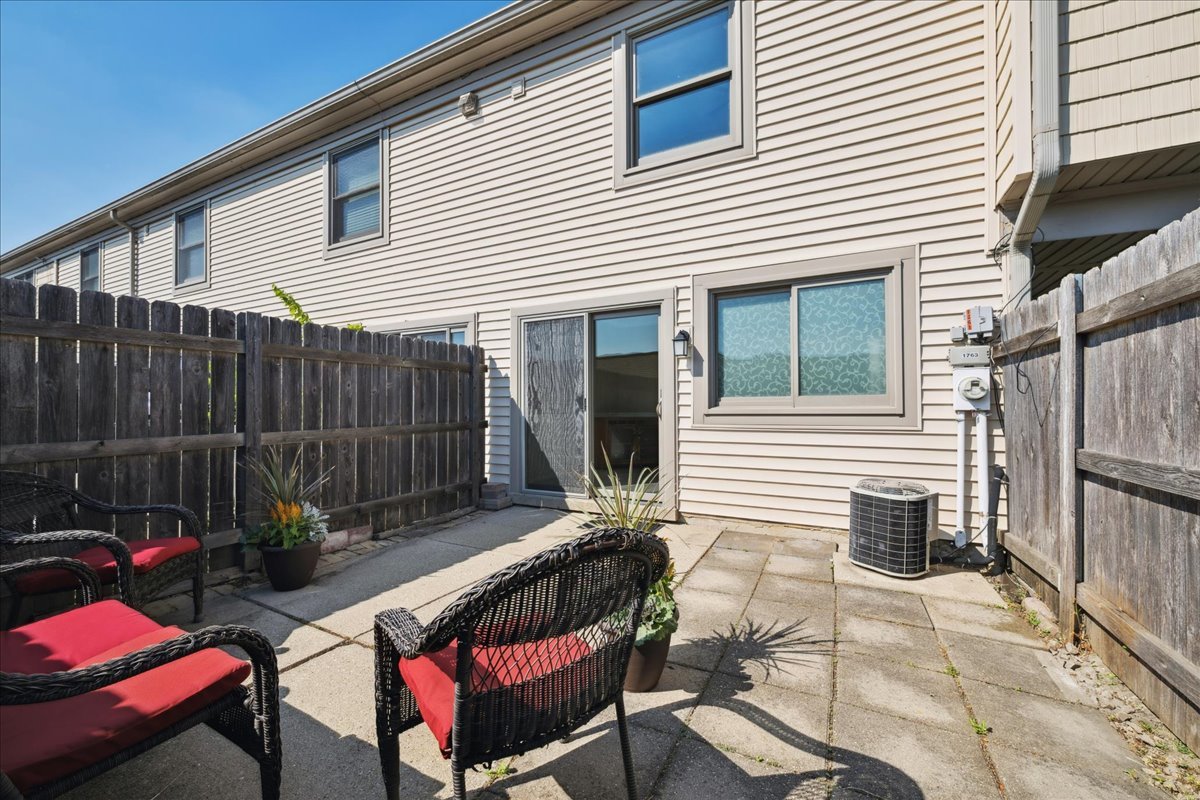 1763 Bristol Walk