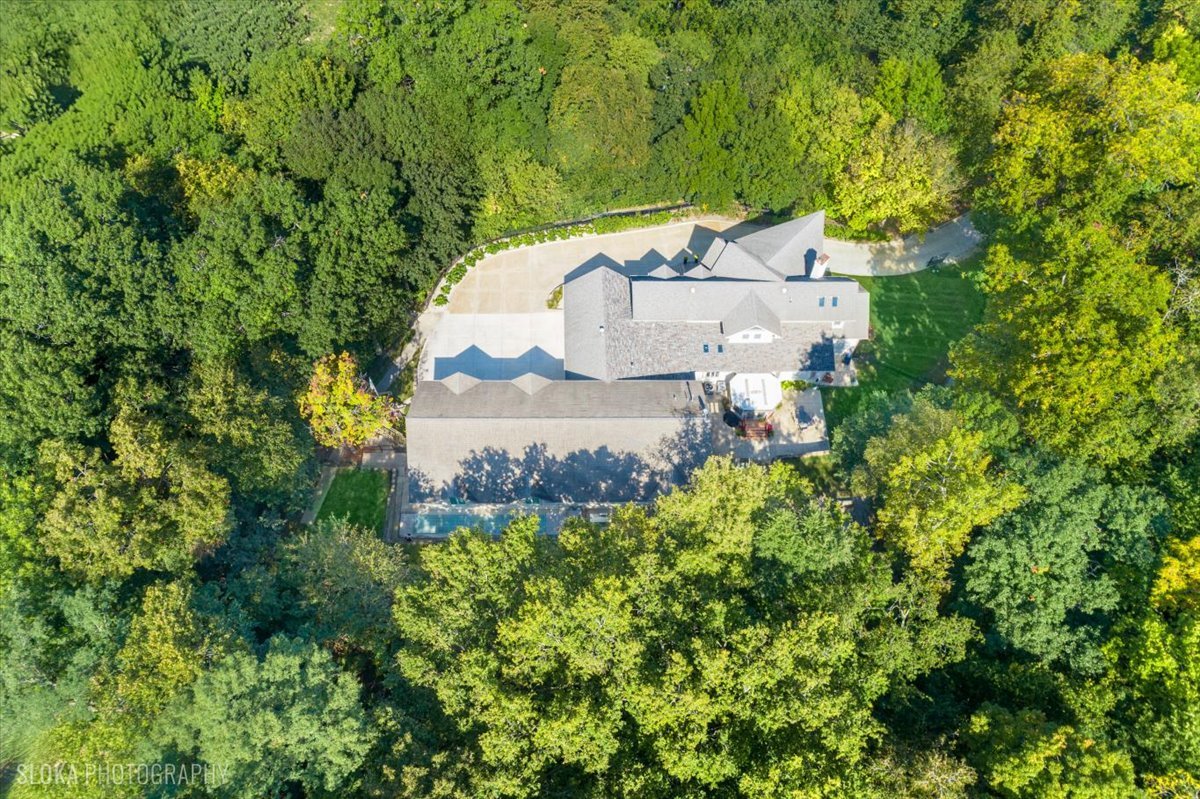 925 N River Road