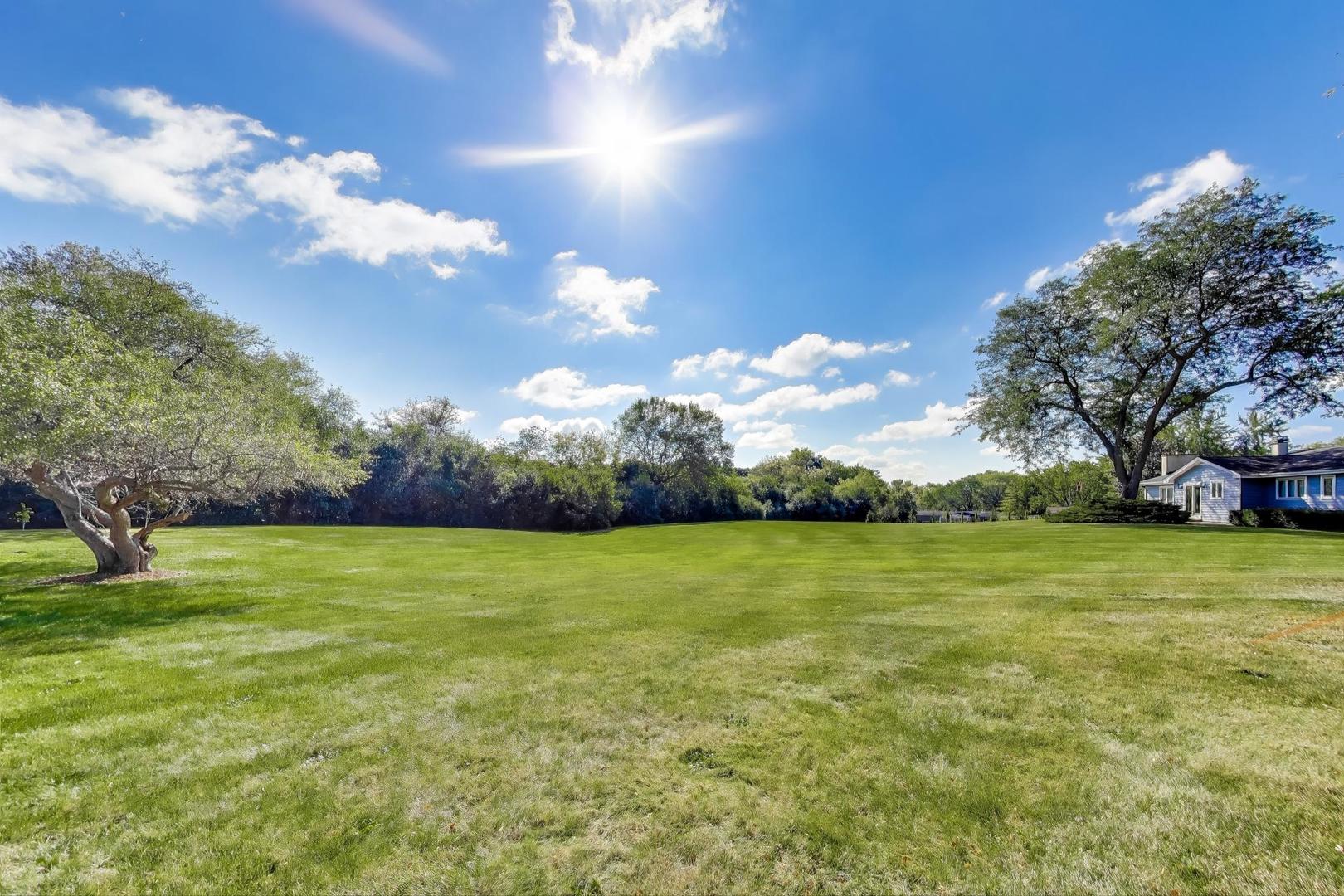 21301 N Woodland Avenue