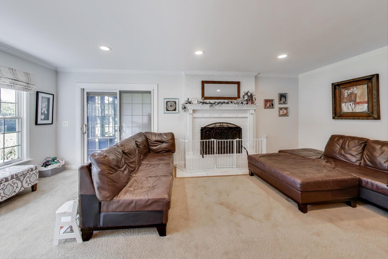 21301 N Woodland Avenue