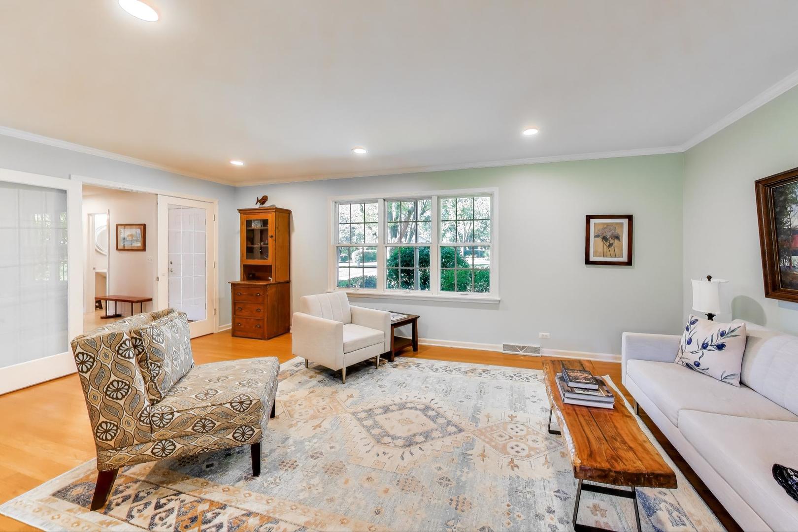 21301 N Woodland Avenue