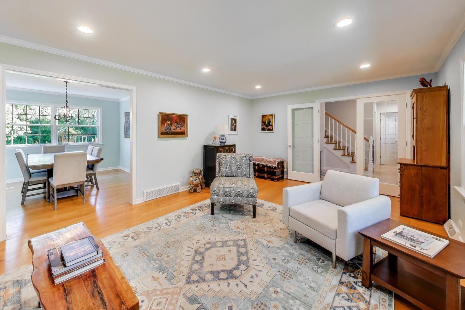 21301 N Woodland Avenue