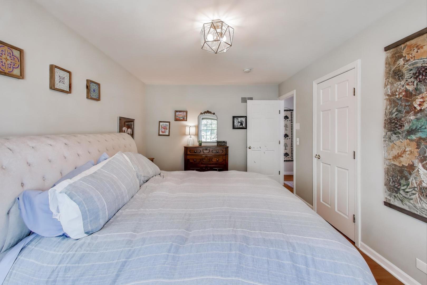 21301 N Woodland Avenue