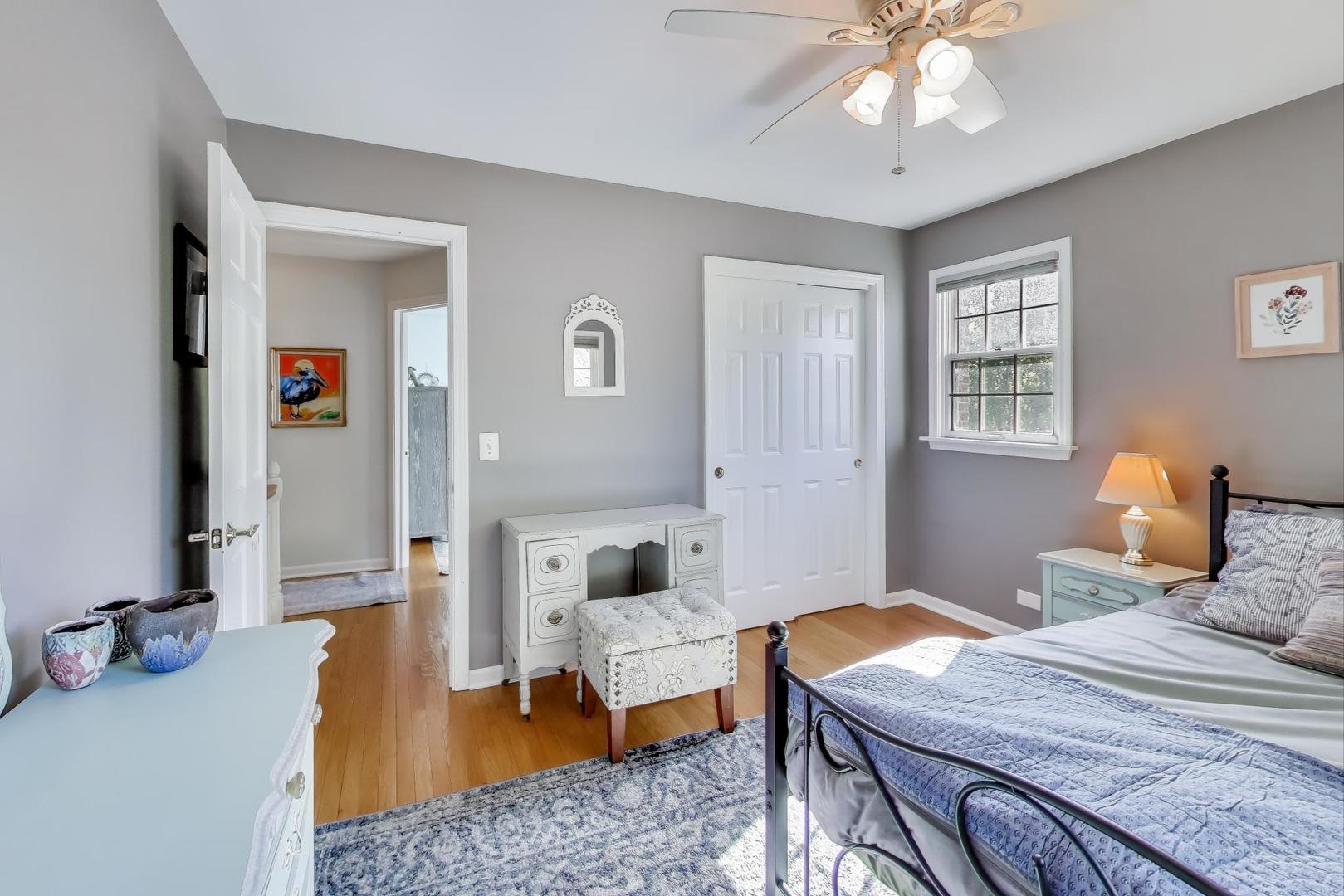 21301 N Woodland Avenue