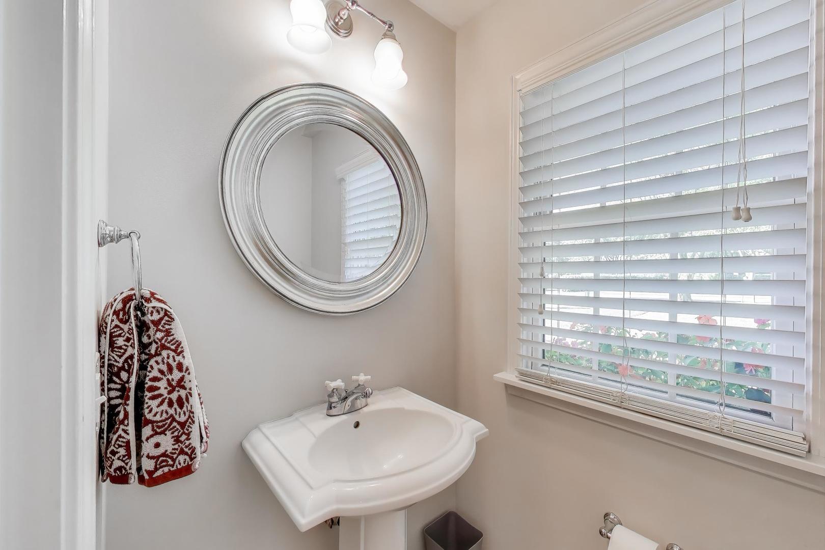 21301 N Woodland Avenue