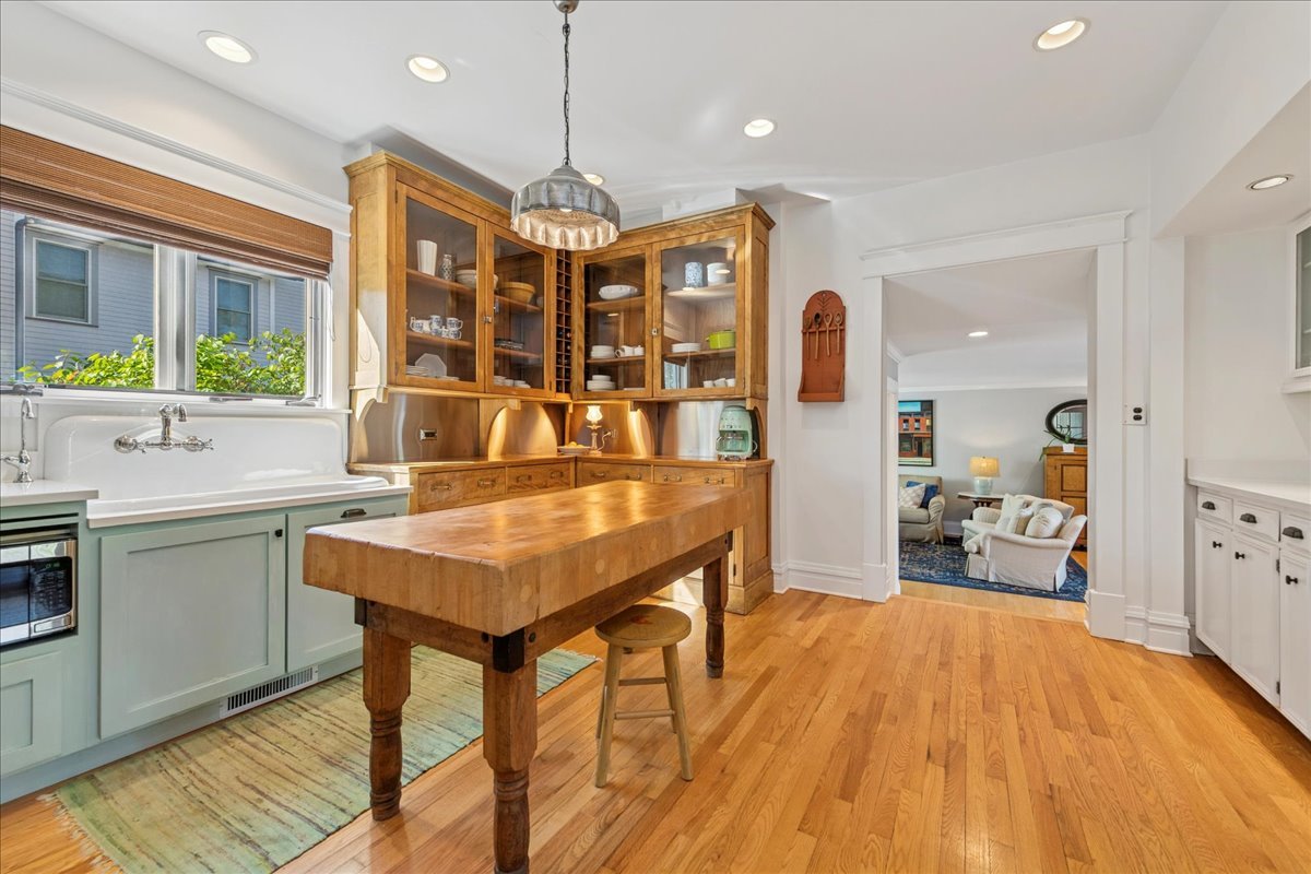 126 W Lake Street