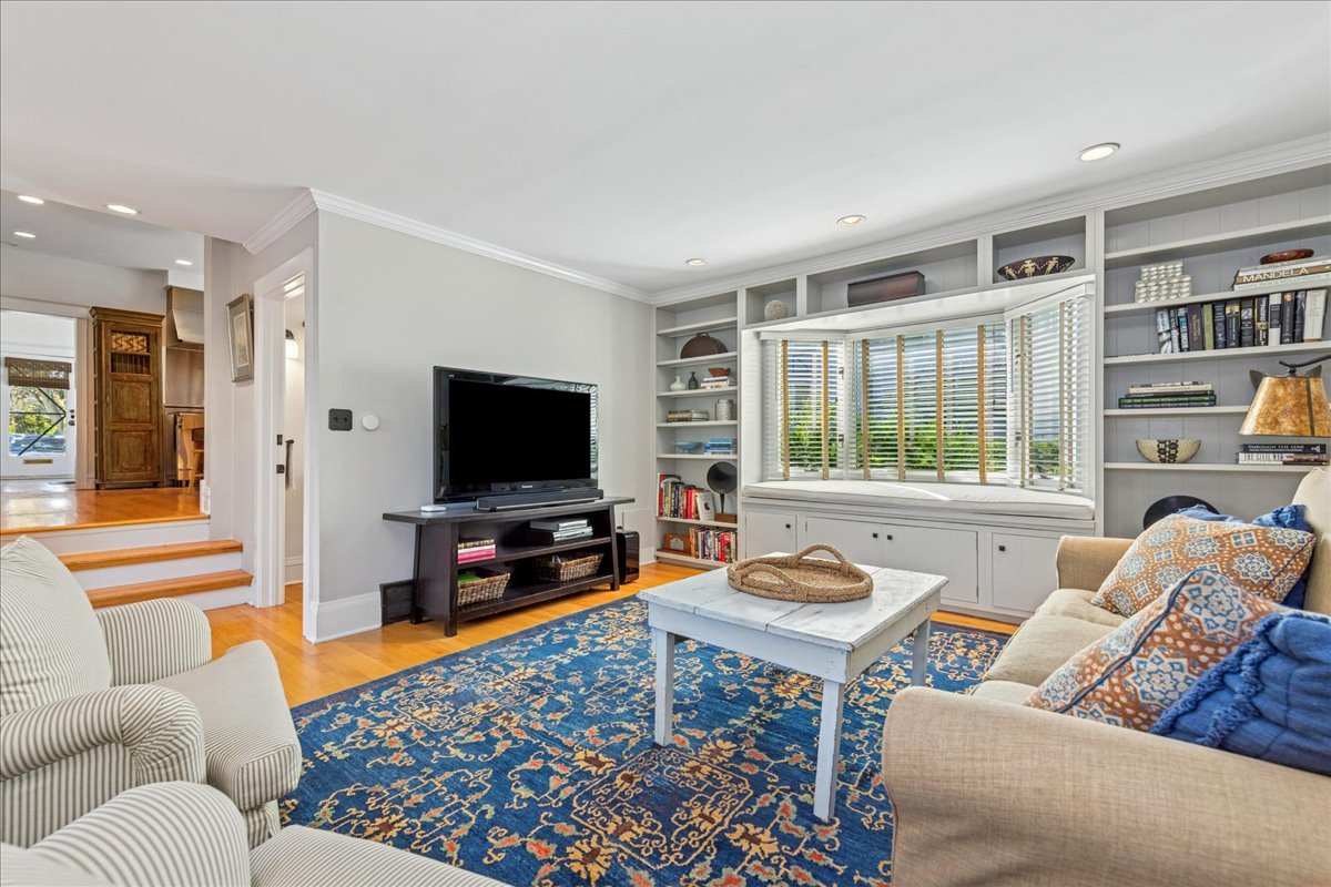126 W Lake Street