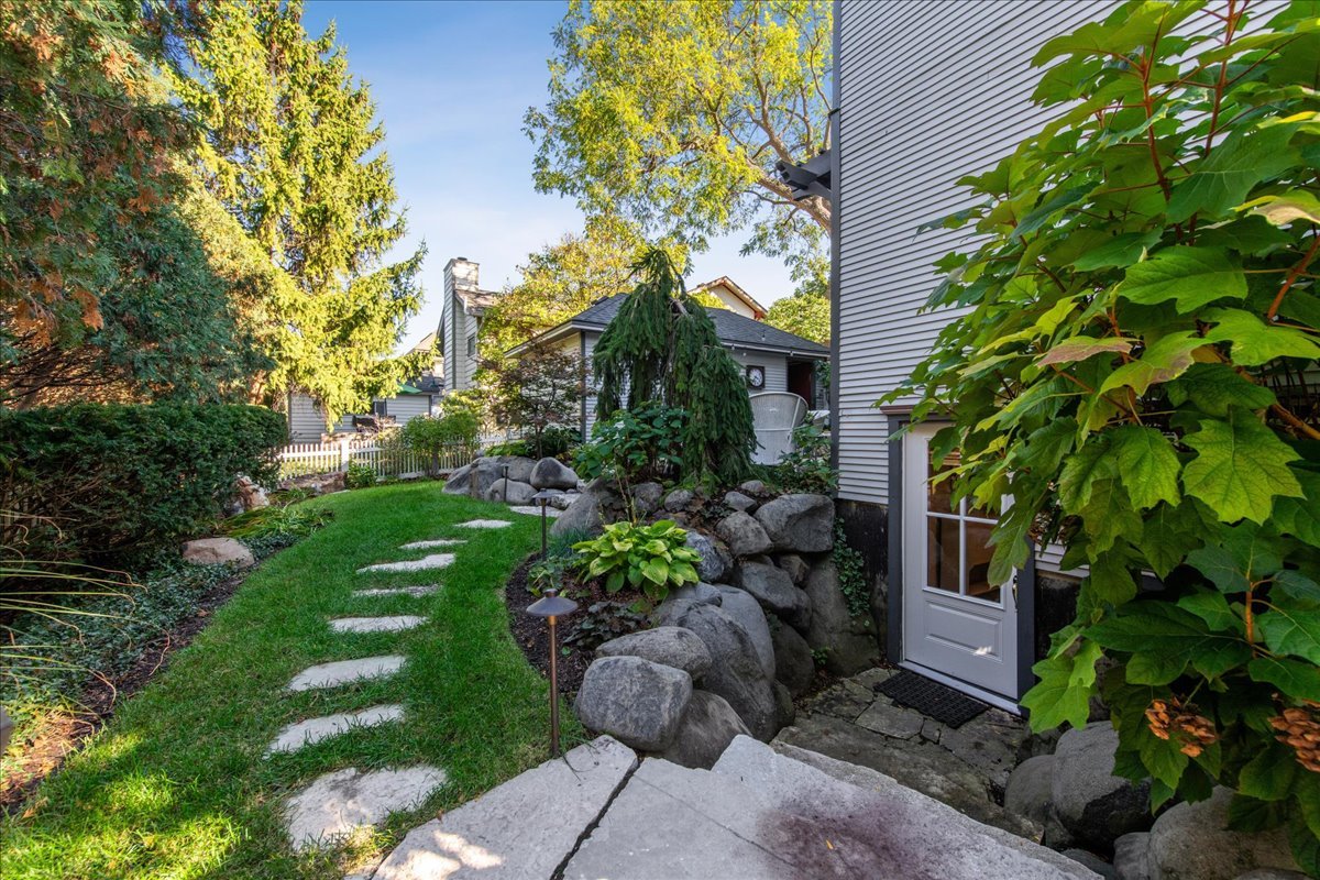 126 W Lake Street