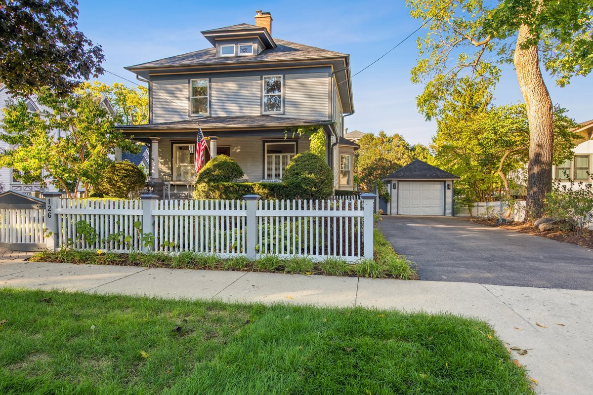 126 W Lake Street
