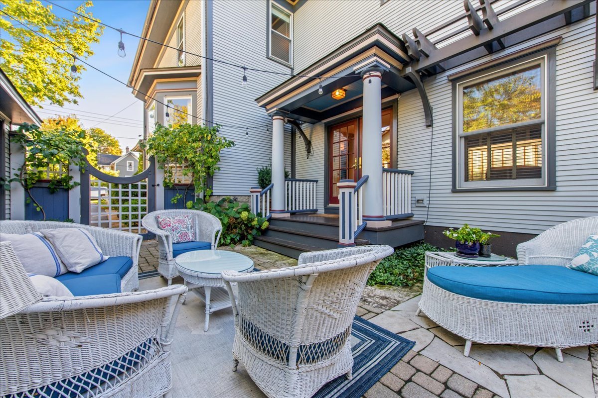 126 W Lake Street