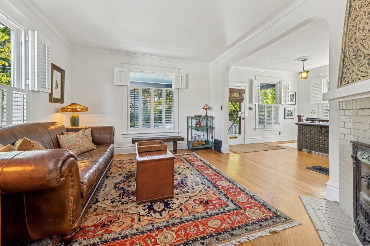 126 W Lake Street