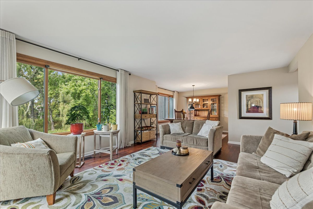 450 Woodview Road