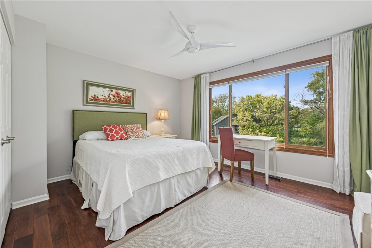 450 Woodview Road