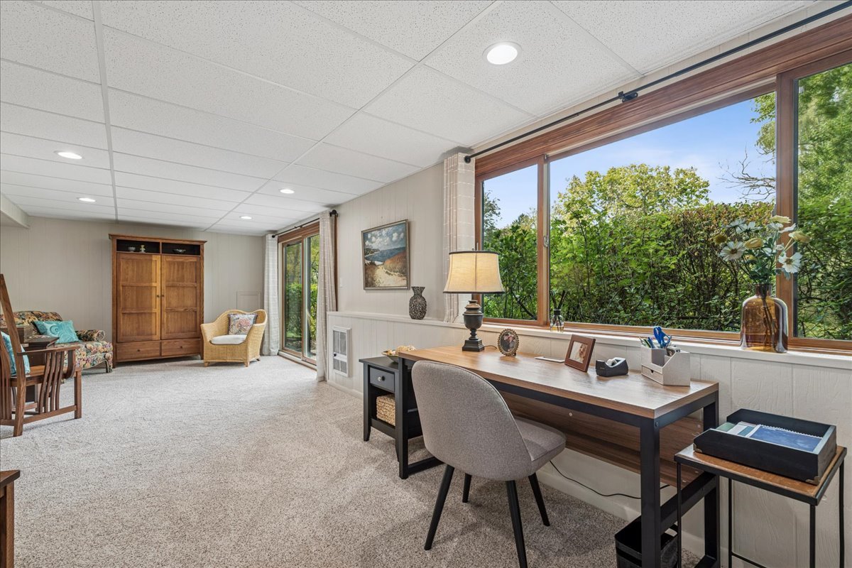 450 Woodview Road